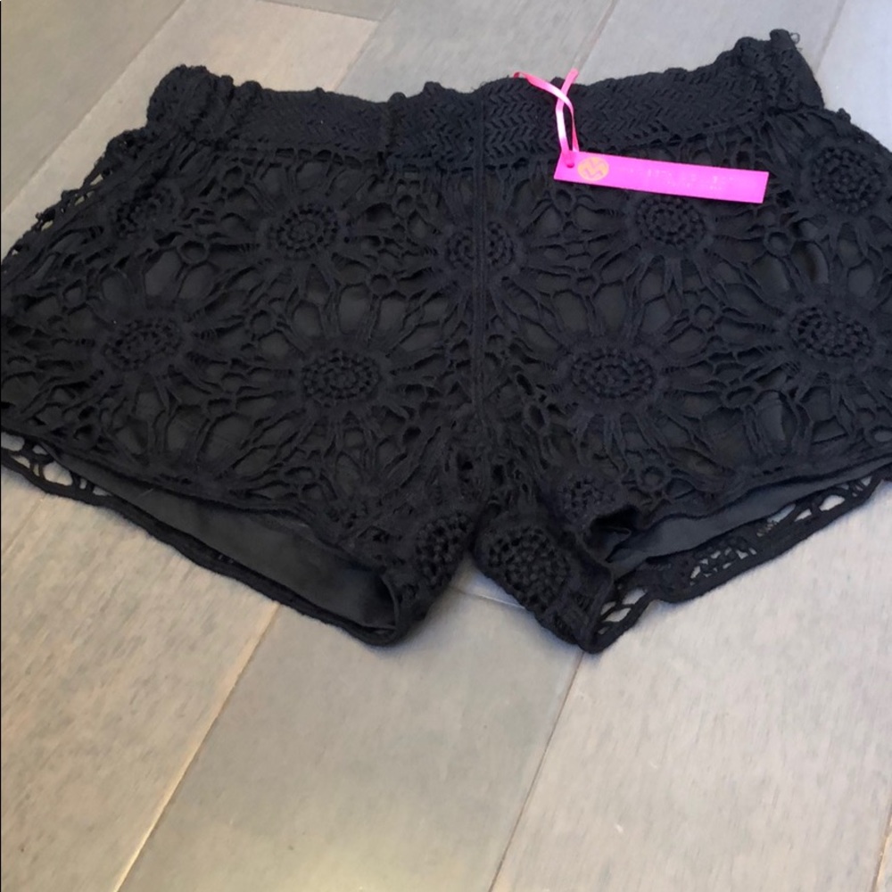 NWT Macbeth Collection crochet shorts. Size Small.